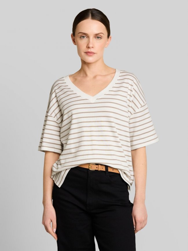 Tom Tailor Oversize T-Shirt mit Streifenmuster - White Beige Irregular Stripe Tom Tailor Oversize T-Shirt mit Streifenmuster - White Beige Irregular Stripe