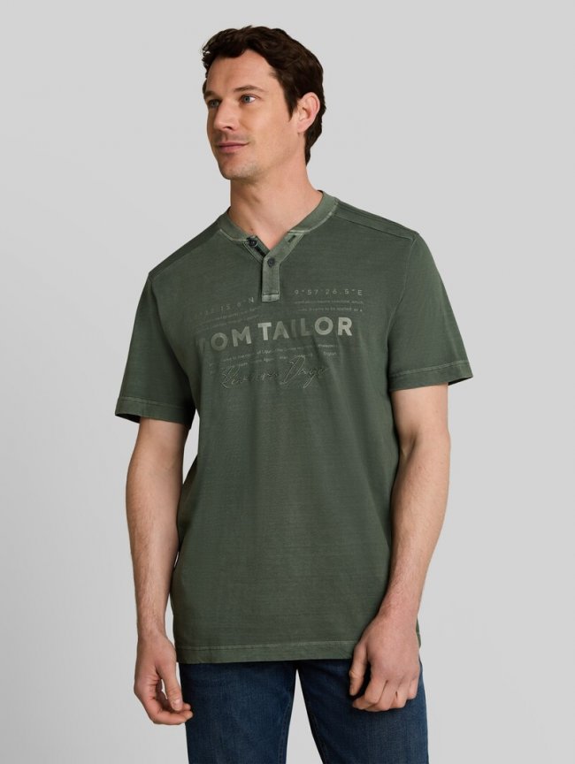 Tom Tailor Henley T-Shirt im Used-Look - Deep Leaf Green Tom Tailor Henley T-Shirt im Used-Look - Deep Leaf Green