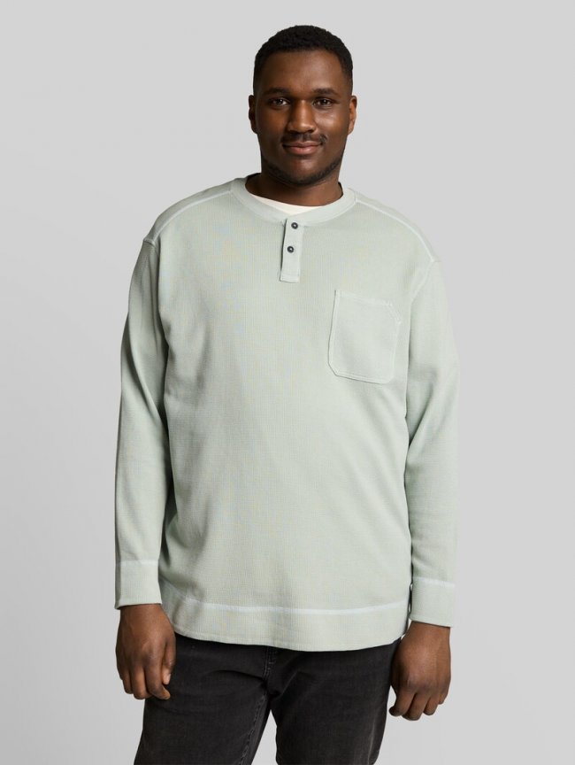 Tom Tailor Plus Size - Henley Langarmshirt mit Waffelstruktur - Soft Greyish Green Tom Tailor Plus Size - Henley Langarmshirt mit Waffelstruktur - Soft Greyish Green