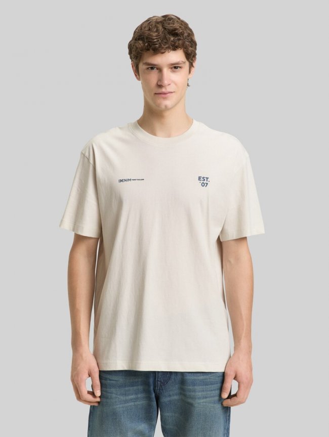 Tom Tailor Relaxed Fit T-Shirt mit Print - Greyish White Tom Tailor Relaxed Fit T-Shirt mit Print - Greyish White