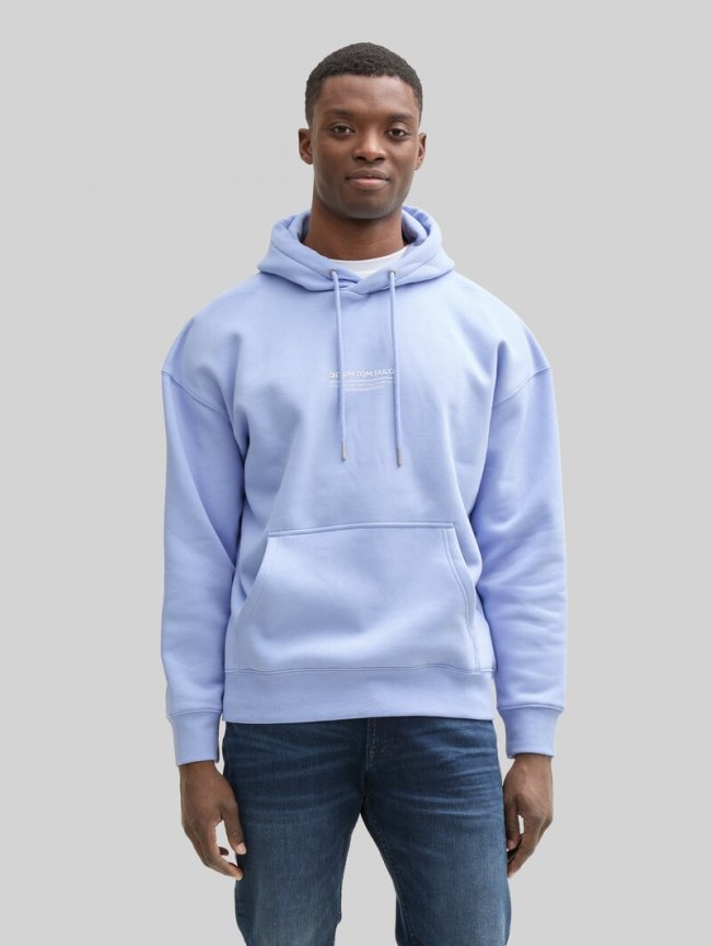 Tom Tailor Relaxed Hoodie Sweatshirt mit Logo-Print - Brunnera Blue Tom Tailor Relaxed Hoodie Sweatshirt mit Logo-Print - Brunnera Blue