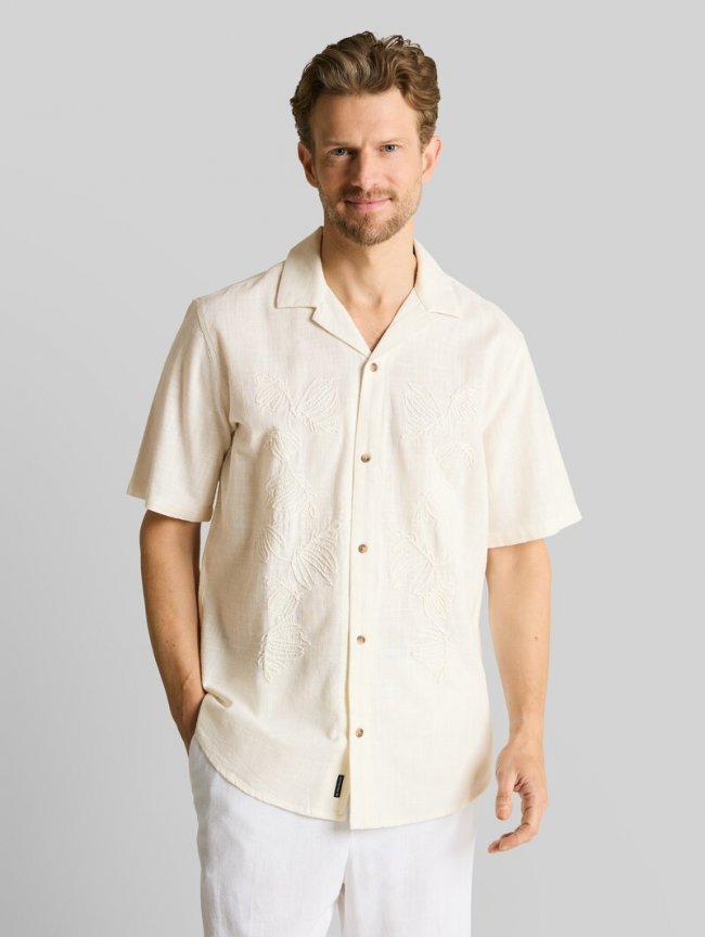 Tom Tailor Regular Fit Kurzarmhemd mit Stickerei - Gardenia White Tom Tailor Regular Fit Kurzarmhemd mit Stickerei - Gardenia White