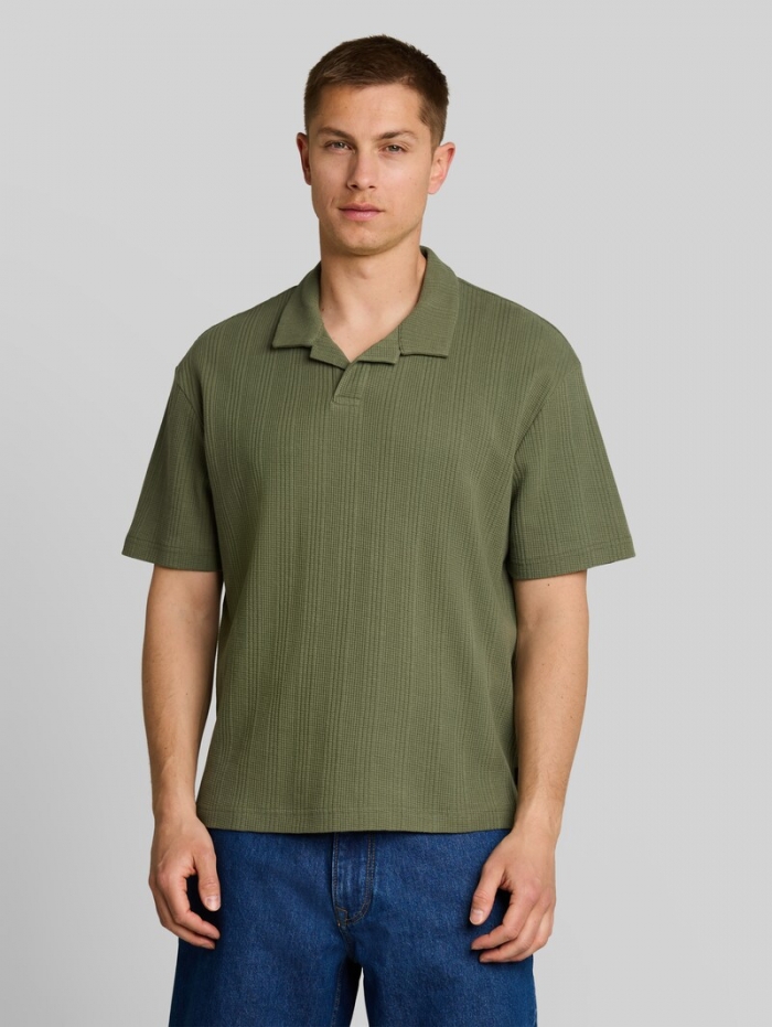 Tom Tailor Relaxed Fit Poloshirt mit Waffelstruktur - Oak Leaf Green Tom Tailor Relaxed Fit Poloshirt mit Waffelstruktur - Oak Leaf Green