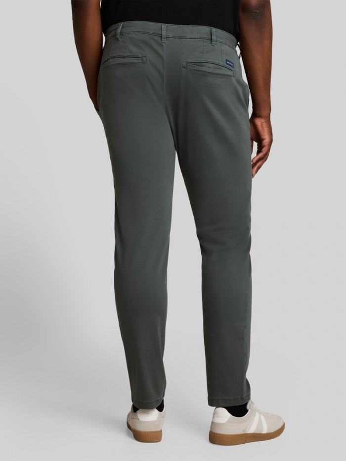 Tom Tailor Plus Size - Regular Fit Chino Hose im Washed-Look - Darkest Olive Tom Tailor Plus Size - Regular Fit Chino Hose im Washed-Look - Darkest Olive