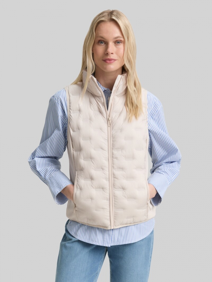 Tom Tailor Lightweight Steppweste mit Stehkragen - Cold Beige Tom Tailor Lightweight Steppweste mit Stehkragen - Cold Beige