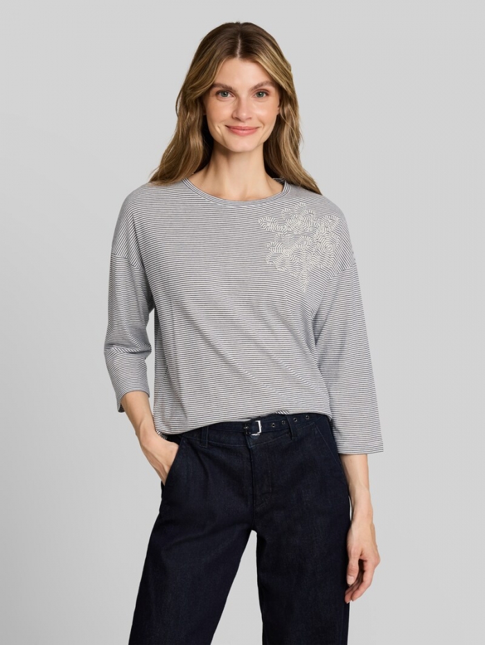 Tom Tailor Loose Fit T-Shirt mit Blumen-Applikation - Small White Navy Stripe Tom Tailor Loose Fit T-Shirt mit Blumen-Applikation - Small White Navy Stripe