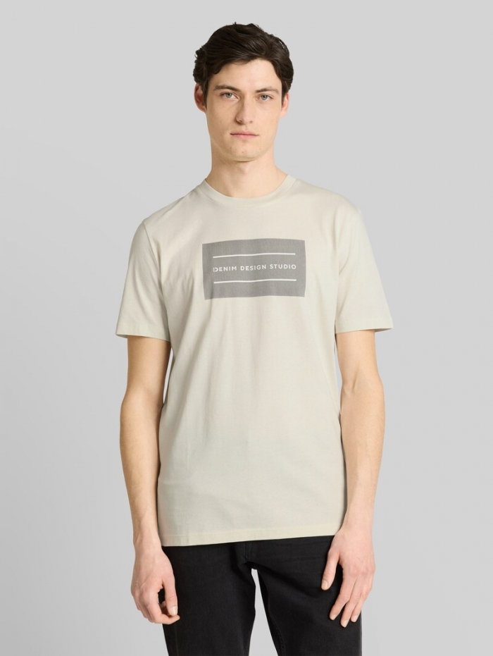 Tom Tailor Basic T-Shirt mit Logo-Print - Natural White Tom Tailor Basic T-Shirt mit Logo-Print - Natural White
