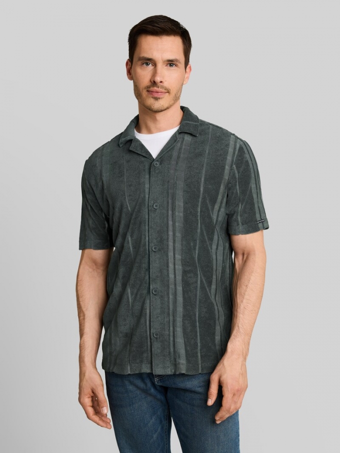 Tom Tailor Regular Fit Frottee Kurzarmhemd mit Streifenmuster - Darkest Olive Tom Tailor Regular Fit Frottee Kurzarmhemd mit Streifenmuster - Darkest Olive