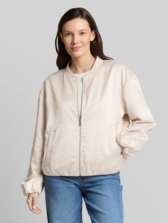 Tom Tailor Satin Blouson Jacke mit Bomberkragen - Sand Stone Beige Tom Tailor Satin Blouson Jacke mit Bomberkragen - Sand Stone Beige