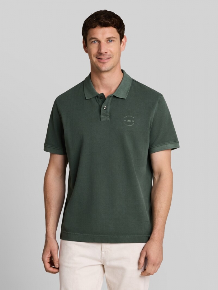 Tom Tailor Piqué Poloshirt mit Logo-Print - Darkest Olive Tom Tailor Piqué Poloshirt mit Logo-Print - Darkest Olive