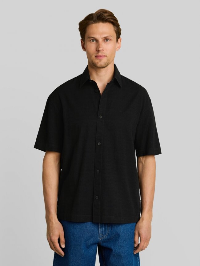 Tom Tailor Loose Fit Kurzarmhemd aus Baumwolle - Black Tom Tailor Loose Fit Kurzarmhemd aus Baumwolle - Black