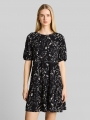 Tom Tailor Crinkle Mini-Kleid mit Blumenmuster - Black White Flower Print Tom Tailor Crinkle Mini-Kleid mit Blumenmuster - Black White Flower Print