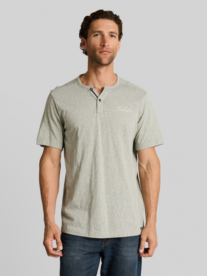 Tom Tailor Henley T-Shirt mit feinem Streifenmuster - Shadow Olive Fine Stripe Tom Tailor Henley T-Shirt mit feinem Streifenmuster - Shadow Olive Fine Stripe