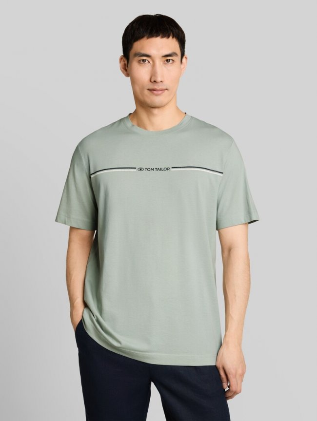 Tom Tailor T-Shirt mit Logo-Print - Soft Greyish Green Tom Tailor T-Shirt mit Logo-Print - Soft Greyish Green