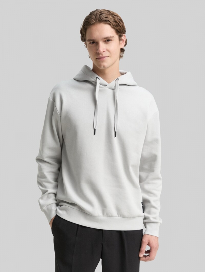 Tom Tailor Hoodie Sweatshirt mit Logo-Badge - Chalk Grey Tom Tailor Hoodie Sweatshirt mit Logo-Badge - Chalk Grey