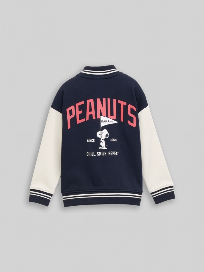 Tom Tailor Oversize College Sweatjacke mit Snoopy-Rückenprint - Sky Captain Blue Tom Tailor Oversize College Sweatjacke mit Snoopy-Rückenprint - Sky Captain Blue