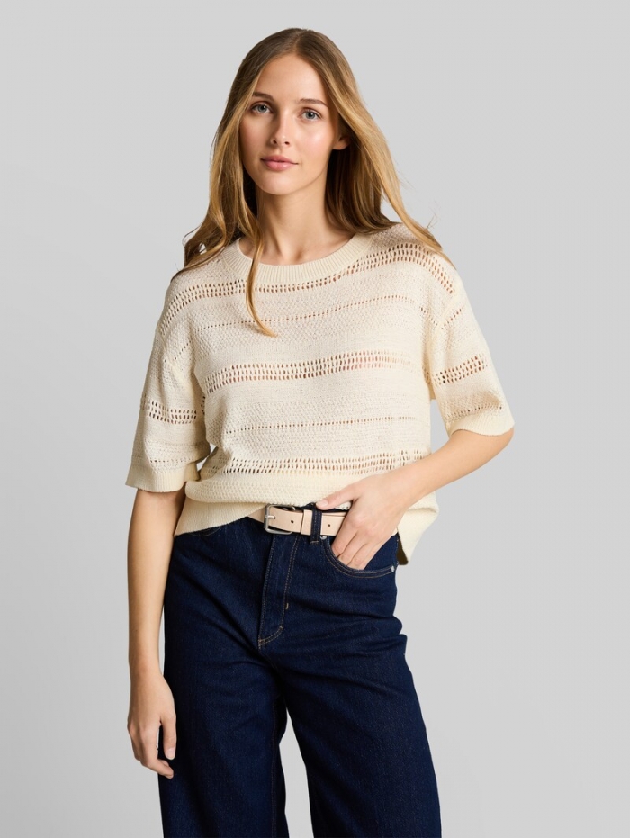 Tom Tailor Relaxed Fit Strickpullover mit Lochmuster - Gardenia White Tom Tailor Relaxed Fit Strickpullover mit Lochmuster - Gardenia White