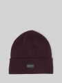 Tom Tailor Beanie Mütze mit Logo-Badge - Dark Plum Tom Tailor Beanie Mütze mit Logo-Badge - Dark Plum
