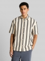 Tom Tailor Loose Fit Kurzarmhemd mit Streifenmuster - Wool White Big Stripe Tom Tailor Loose Fit Kurzarmhemd mit Streifenmuster - Wool White Big Stripe