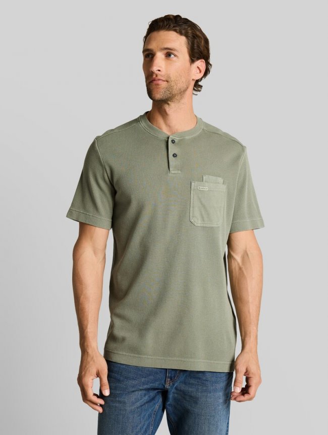Tom Tailor Henley T-Shirt mit Brusttasche - Greyish Shadow Olive Tom Tailor Henley T-Shirt mit Brusttasche - Greyish Shadow Olive