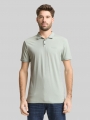 Tom Tailor Fitted Poloshirt mit Logo-Print - Soft Greyish Green Tom Tailor Fitted Poloshirt mit Logo-Print - Soft Greyish Green