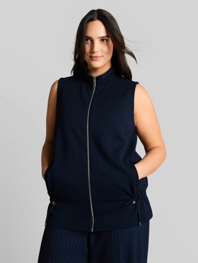 Tom Tailor Plus Size - Scuba Sweatweste mit Stehkragen - Sky Captain Blue Tom Tailor Plus Size - Scuba Sweatweste mit Stehkragen - Sky Captain Blue