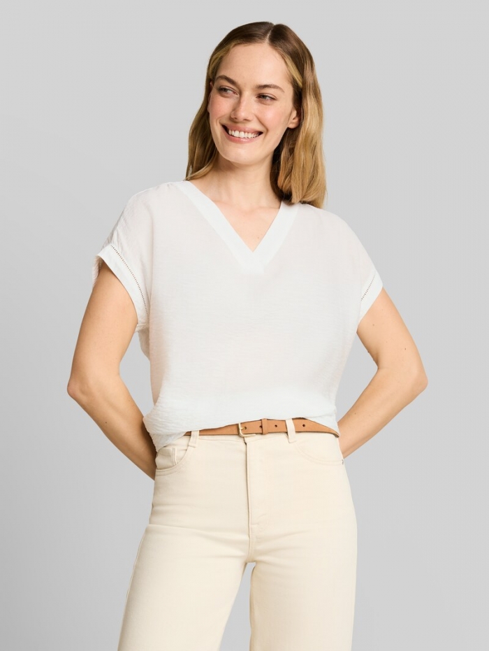 Tom Tailor Loose Fit Bluse mit V-Ausschnitt - Whisper White Tom Tailor Loose Fit Bluse mit V-Ausschnitt - Whisper White