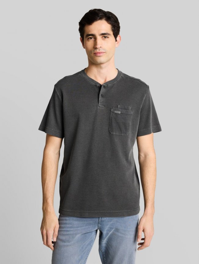 Tom Tailor Henley T-Shirt mit Brusttasche - Tarmac Grey Tom Tailor Henley T-Shirt mit Brusttasche - Tarmac Grey