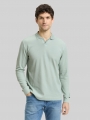Tom Tailor Langarm Poloshirt mit Waffelstruktur - Soft Greyish Green Tom Tailor Langarm Poloshirt mit Waffelstruktur - Soft Greyish Green