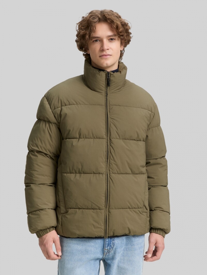 Tom Tailor Lightweight Pufferjacke mit Stehkragen - Jungle Soil Green Tom Tailor Lightweight Pufferjacke mit Stehkragen - Jungle Soil Green