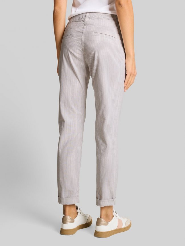 Tom Tailor Tapered Relaxed Hose mit Streifenmuster - White Taupe Irregular Stripe Tom Tailor Tapered Relaxed Hose mit Streifenmuster - White Taupe Irregular Stripe