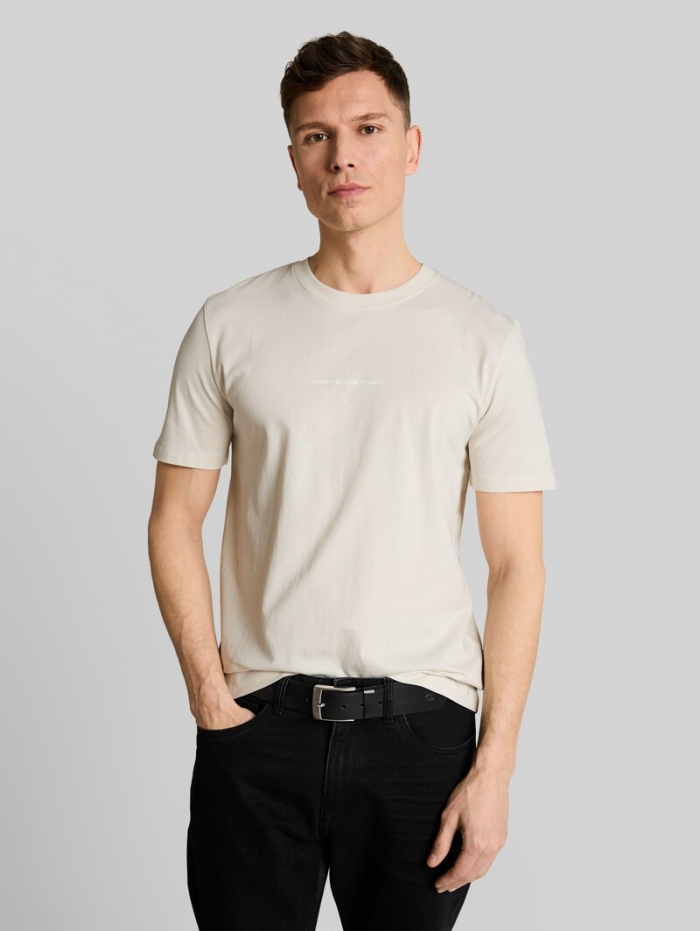 Tom Tailor T-Shirt mit Rückenprint - Greyish White Tom Tailor T-Shirt mit Rückenprint - Greyish White