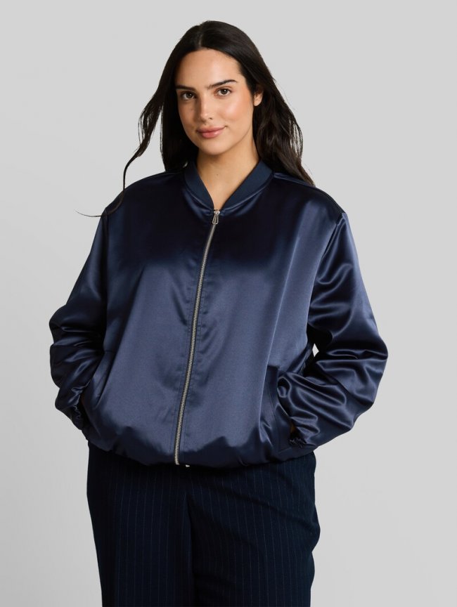 Tom Tailor Plus Size - Satin Blouson Jacke mit Bomberkragen - Sky Captain Blue Tom Tailor Plus Size - Satin Blouson Jacke mit Bomberkragen - Sky Captain Blue