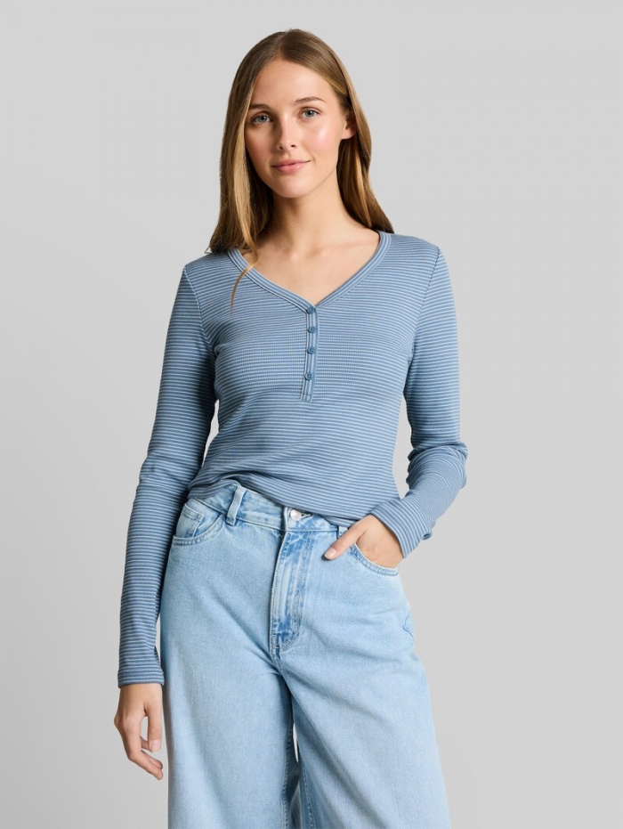 Tom Tailor Slim Fit Henley Langarmshirt mit Streifenmuster - Mid Blue White Stripe Tom Tailor Slim Fit Henley Langarmshirt mit Streifenmuster - Mid Blue White Stripe