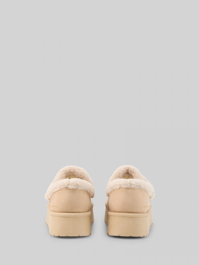 Tom Tailor Gefütterte Slipper mit Plateau-Sohle - Sand Tom Tailor Gefütterte Slipper mit Plateau-Sohle - Sand