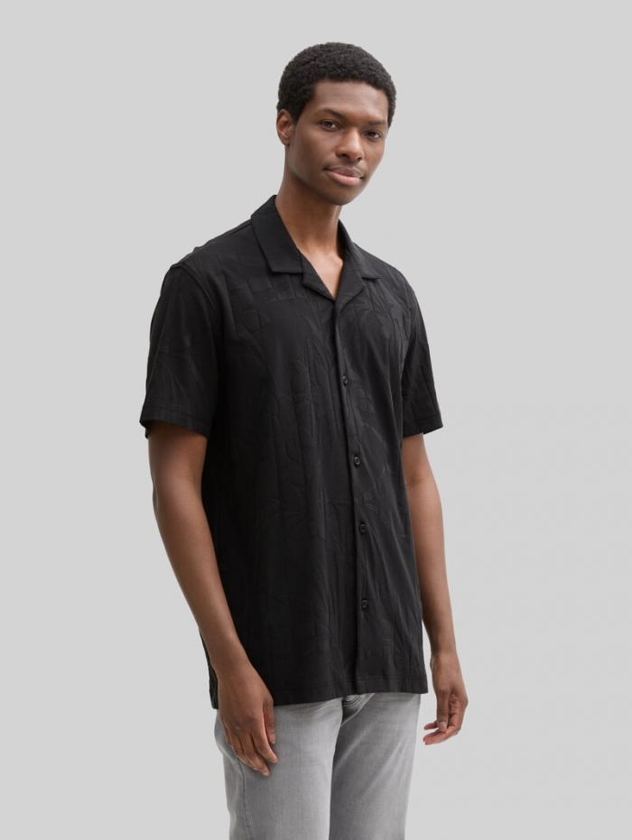 Tom Tailor Relaxed Fit Resort Kurzarmhemd - Black Leaves Jacquard Tom Tailor Relaxed Fit Resort Kurzarmhemd - Black Leaves Jacquard