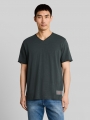 Tom Tailor T-Shirt mit V-Ausschnitt - Darkest Olive Tom Tailor T-Shirt mit V-Ausschnitt - Darkest Olive