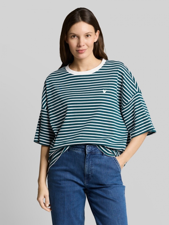 Tom Tailor Oversize T-Shirt mit Streifenmuster - Meadow Green Offwhite Stripe Tom Tailor Oversize T-Shirt mit Streifenmuster - Meadow Green Offwhite Stripe