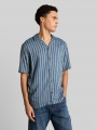 Tom Tailor Relaxed Fit Resort Hemd mit Leinenanteil - Nighttime Blue Stripe Tom Tailor Relaxed Fit Resort Hemd mit Leinenanteil - Nighttime Blue Stripe