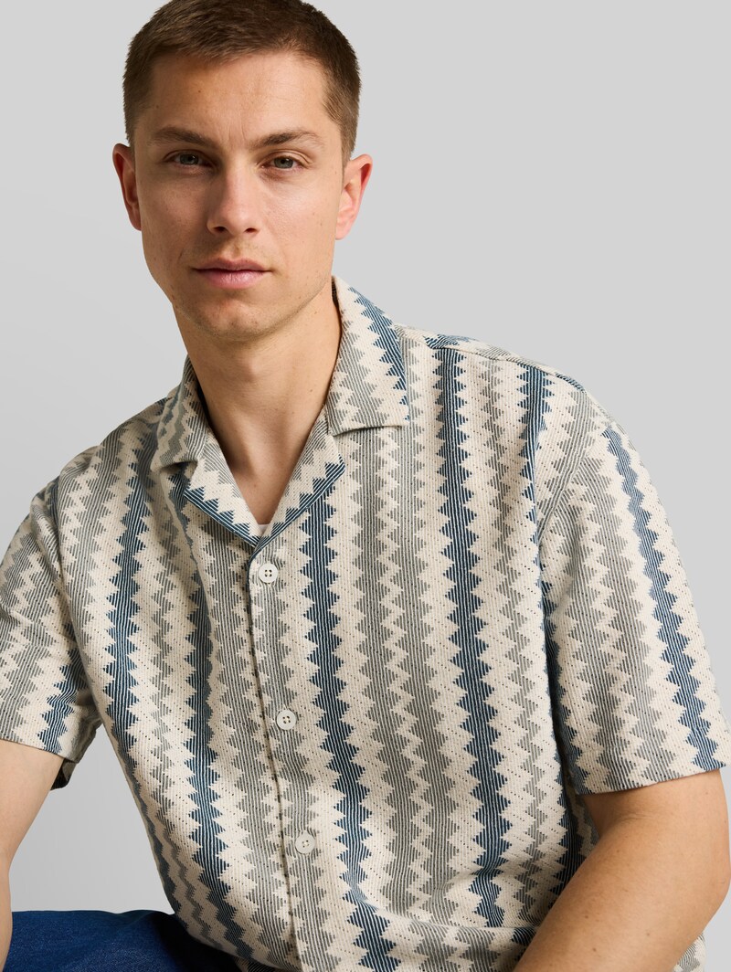 Tom Tailor Loose Fit Resort Kurzarmhemd in Häkel-Optik - Green White Zick Zack Stripe