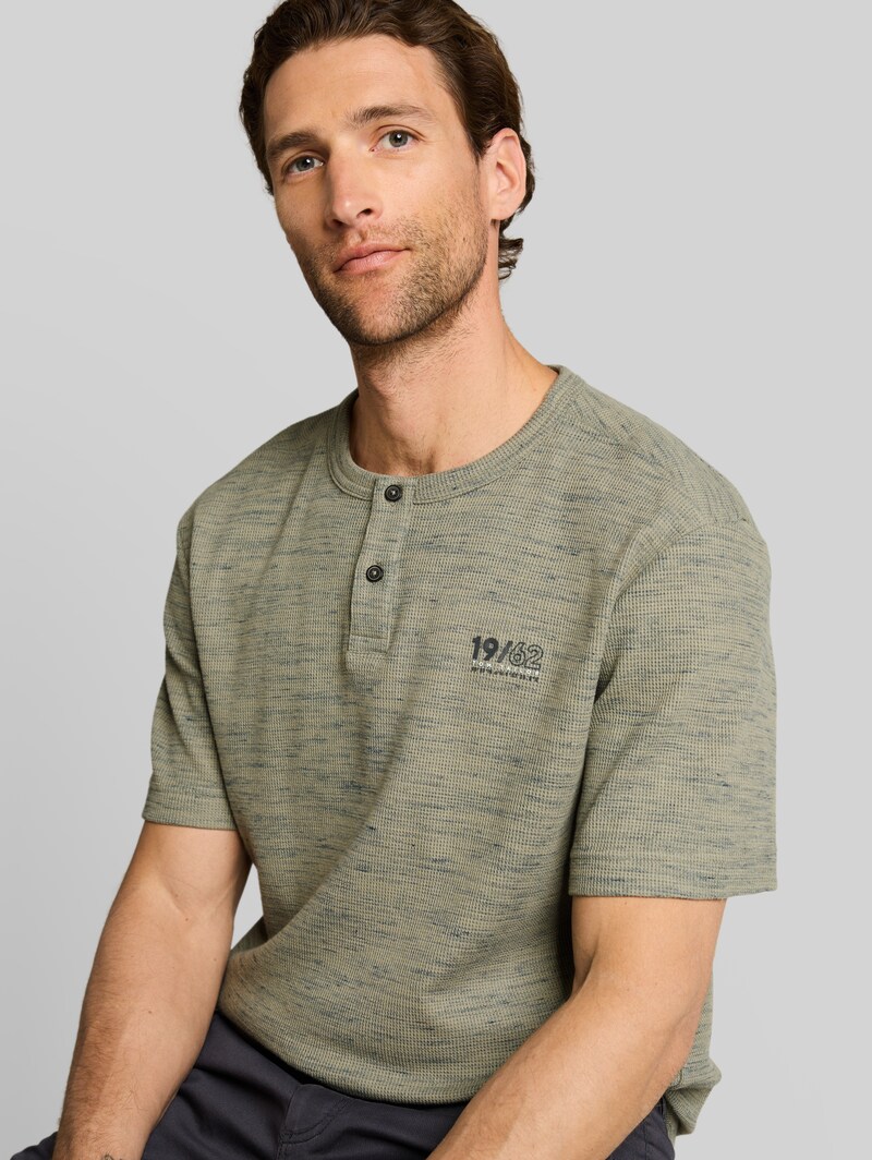 Tom Tailor Henley T-Shirt in Melange-Optik - Olive Grey Waffle Inject
