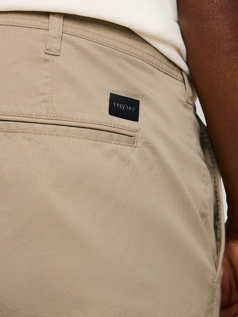 Tom Tailor Plus Size - Slim Chino Shorts - Beige Mini Geometric Print