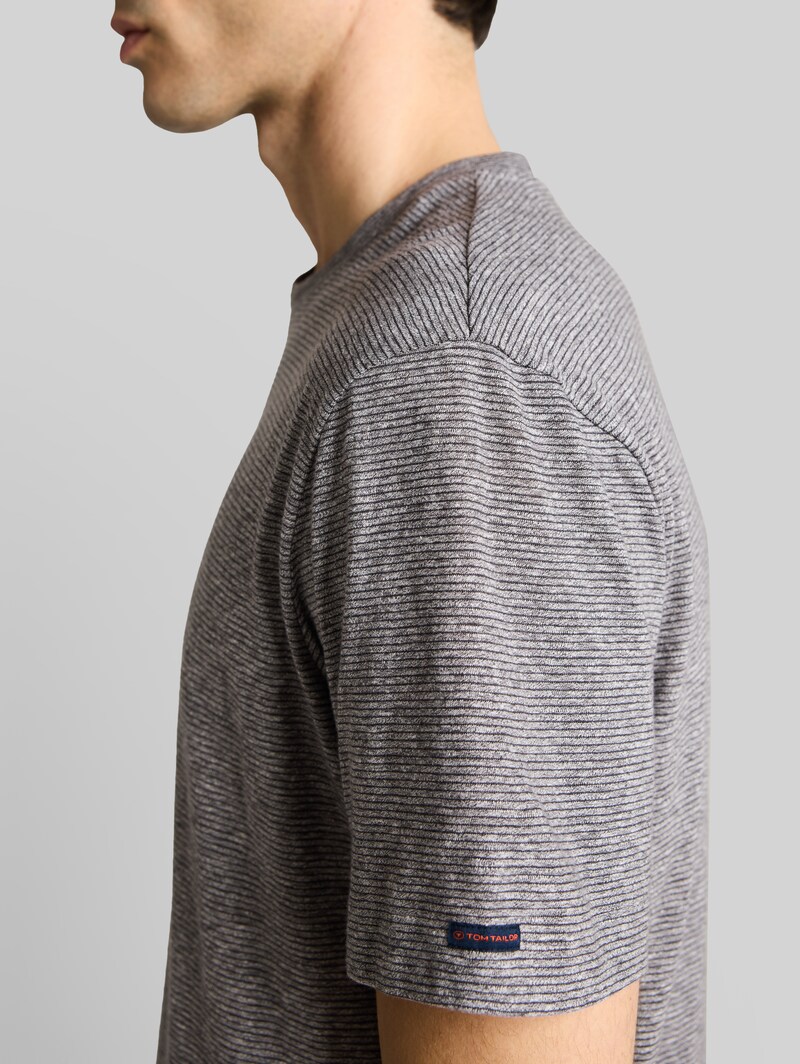 Tom Tailor T-Shirt mit feinem Streifenmuster - White Tarmac Grey Fine Stripe