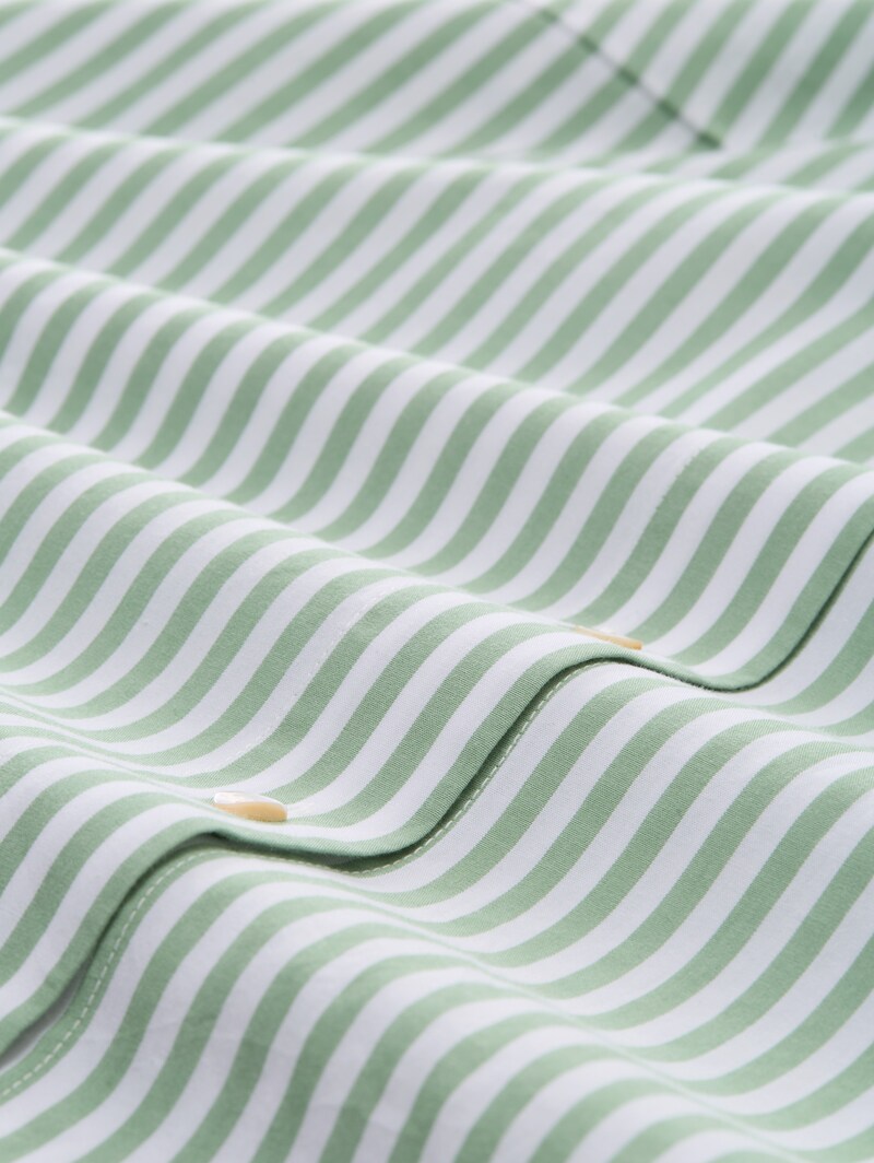 Tom Tailor Plus Size - Loose Fit Bluse mit Streifenmuster - Mid Green White Stripe