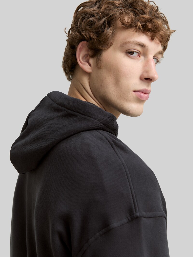 Tom Tailor Relaxed Fit Hoodie Sweatshirt mit Print - Night Watch Black