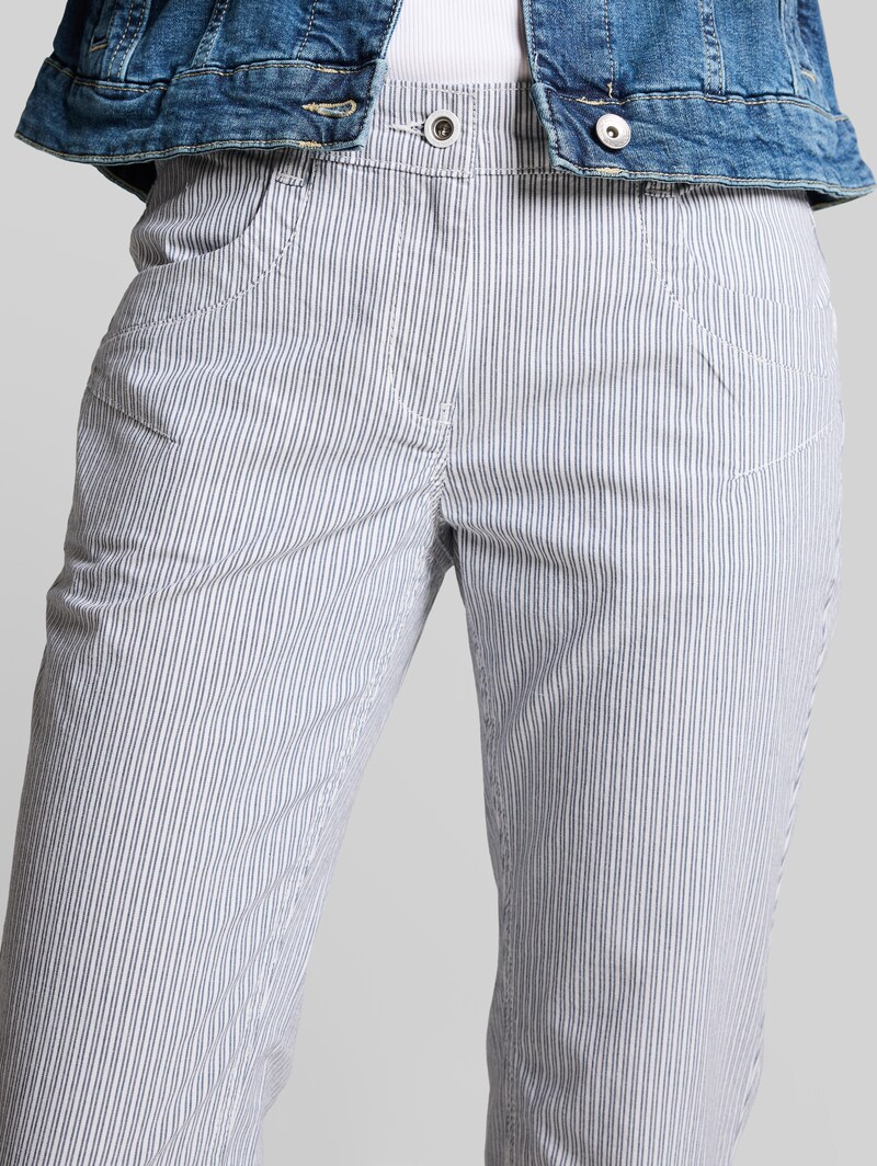 Tom Tailor Tapered Relaxed Hose mit Streifenmuster - White Navy Irregular Stripe