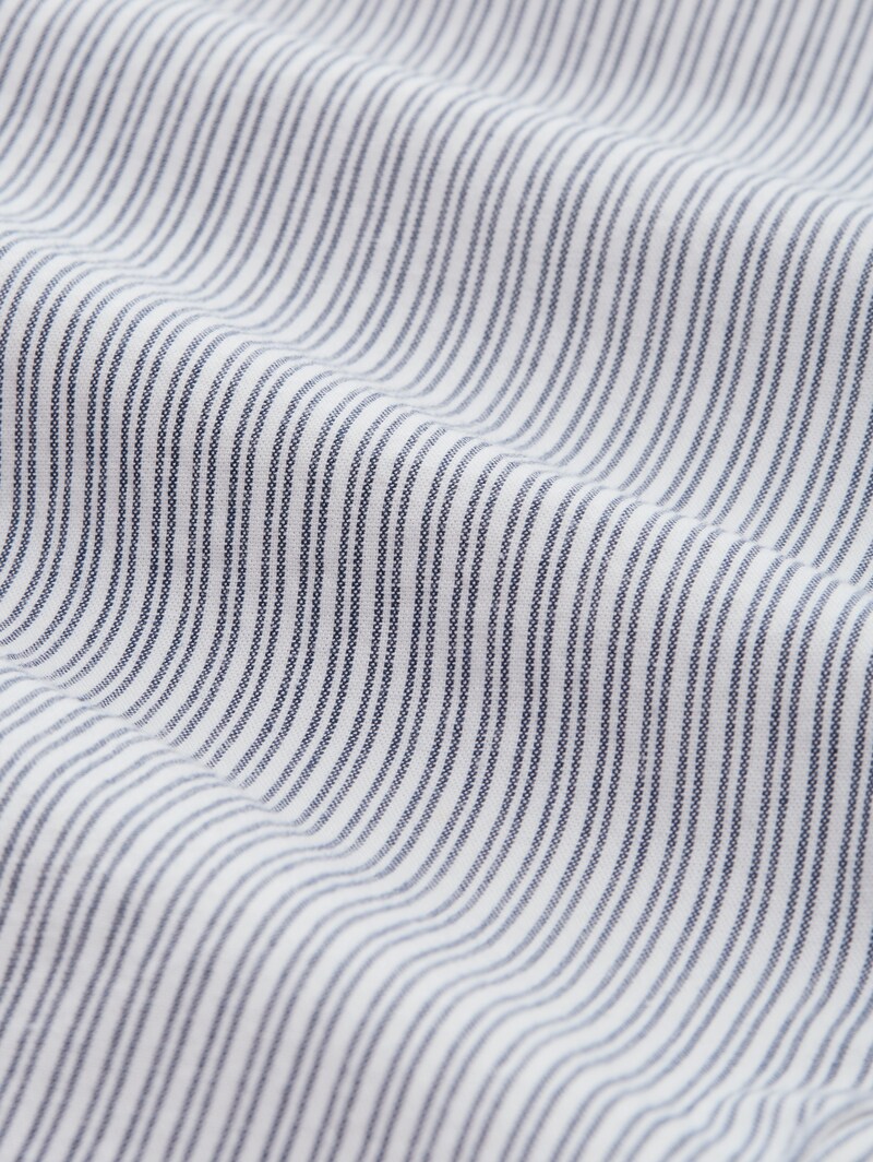 Tom Tailor Tapered Relaxed Hose mit Streifenmuster - White Navy Irregular Stripe