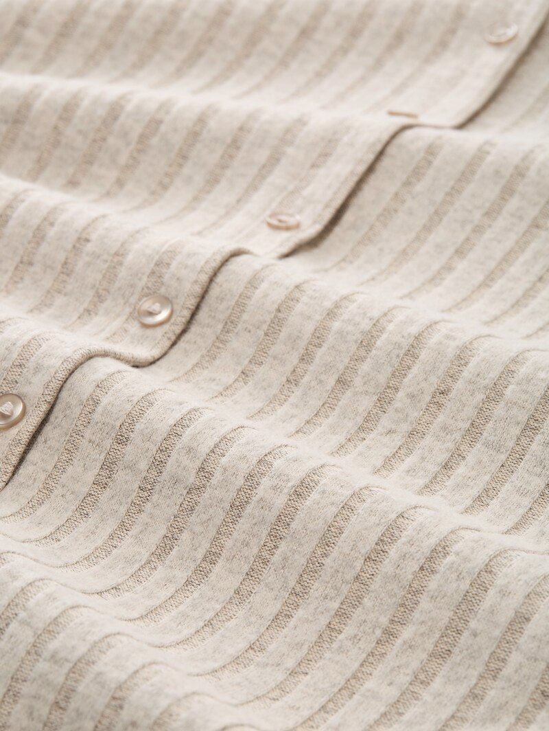 Tom Tailor Slim Fit Langarmshirt mit Deko-Knopfleiste - Cosy Beige Melange