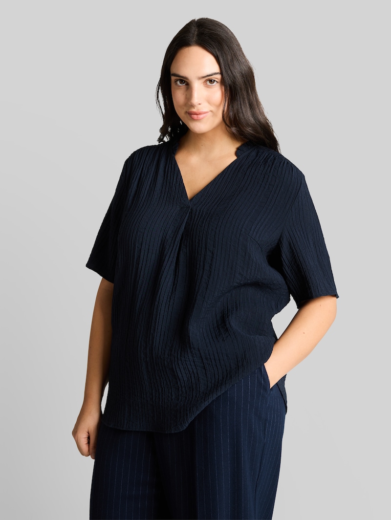 Tom Tailor Plus Size - Crinkle Bluse mit V-Ausschnitt - Sky Captain Blue Tom Tailor Plus Size - Crinkle Bluse mit V-Ausschnitt - Sky Captain Blue
