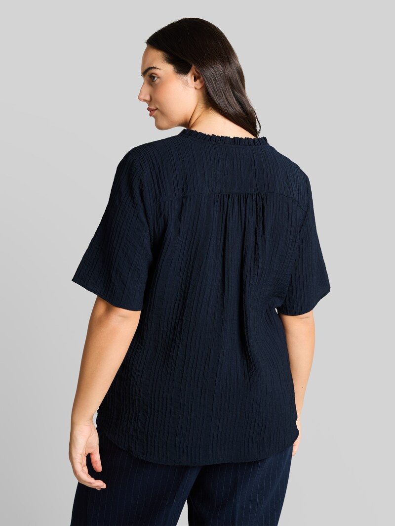 Tom Tailor Plus Size - Crinkle Bluse mit V-Ausschnitt - Sky Captain Blue